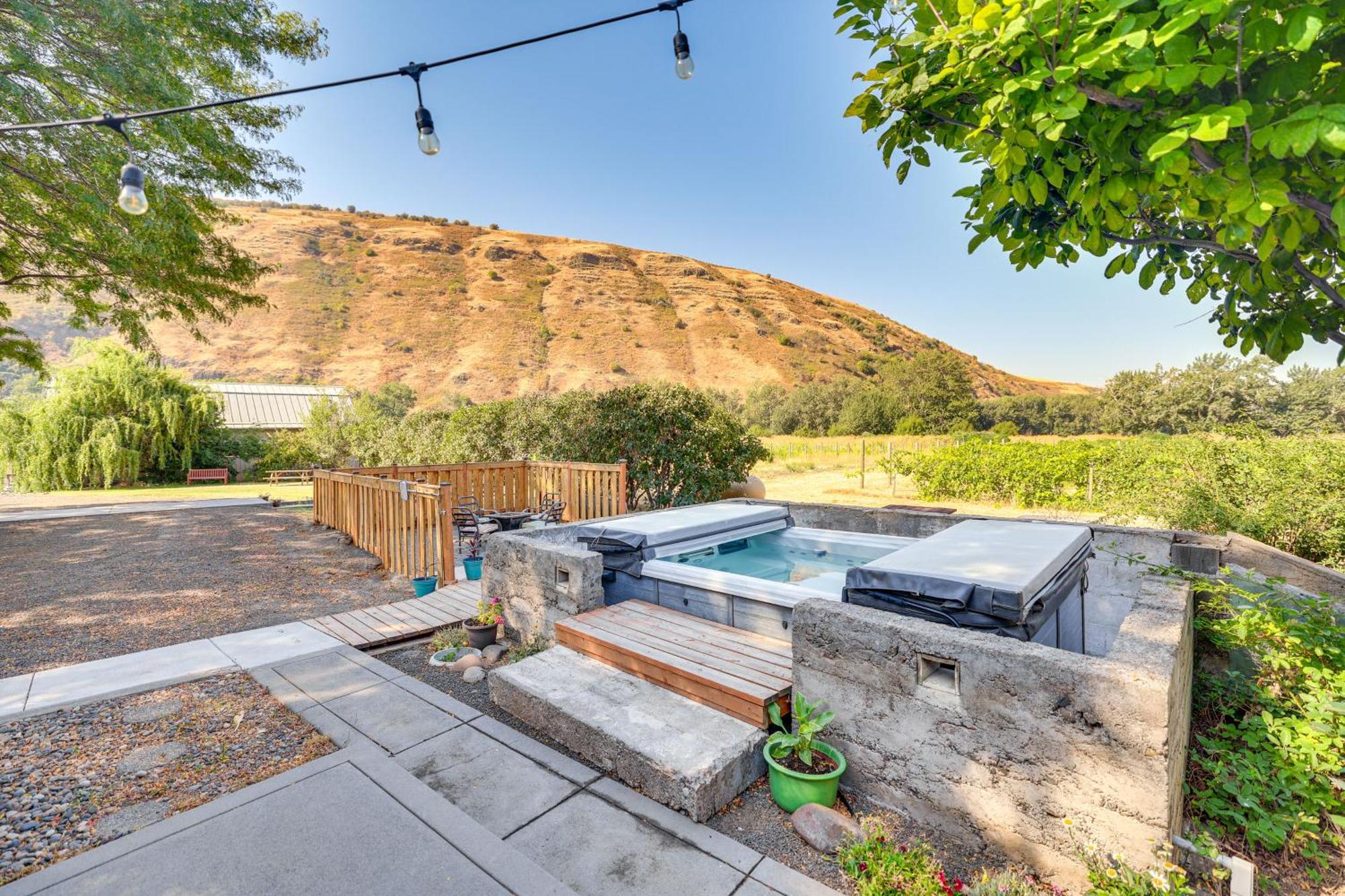 Mongata Winery Romantic Retreat On-Site Tastings! Milton-Freewater 外观 照片